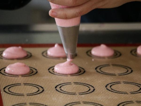Making Macarons Is a Craft: Common Problems For Beginners