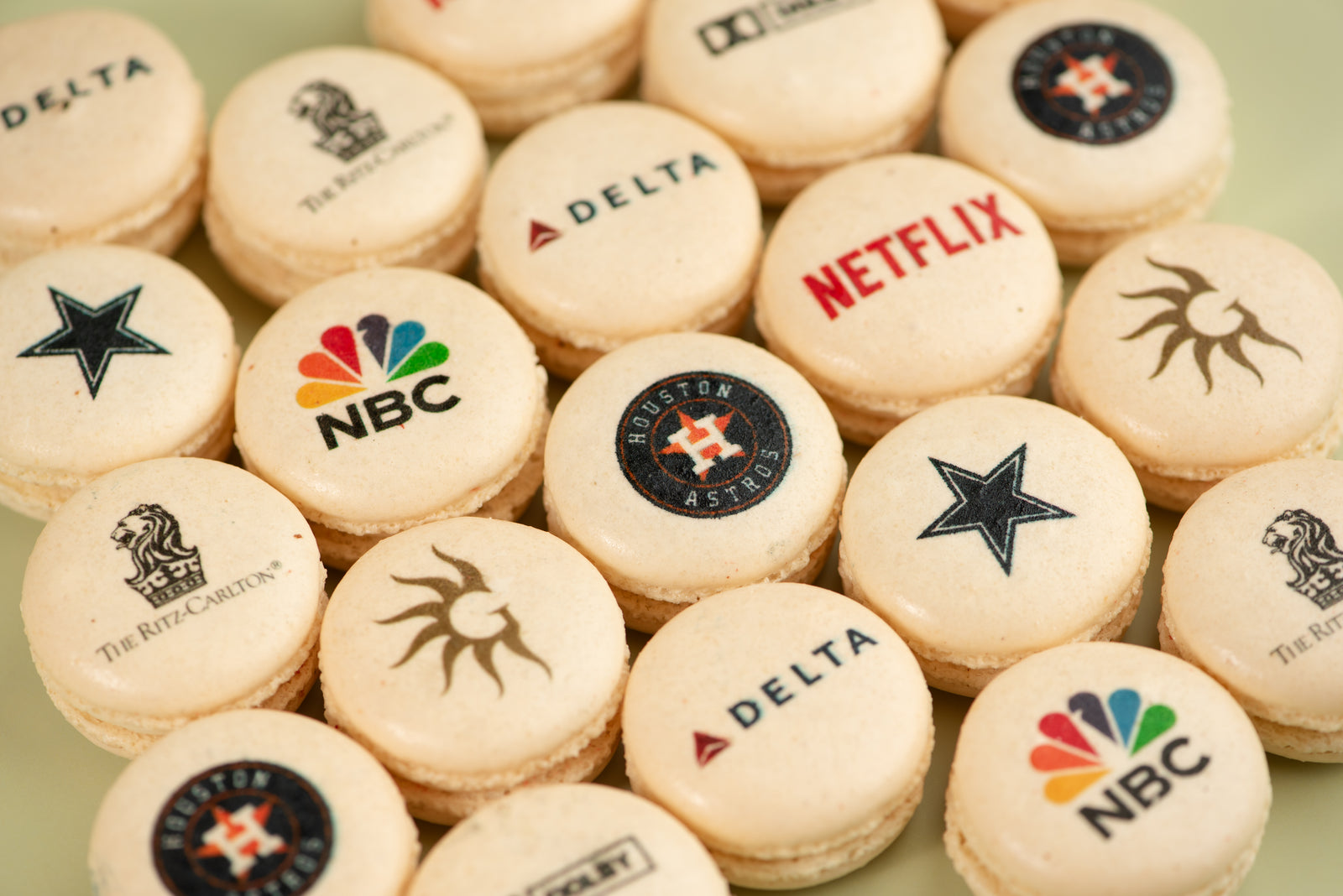 Macarooz bulk box use case