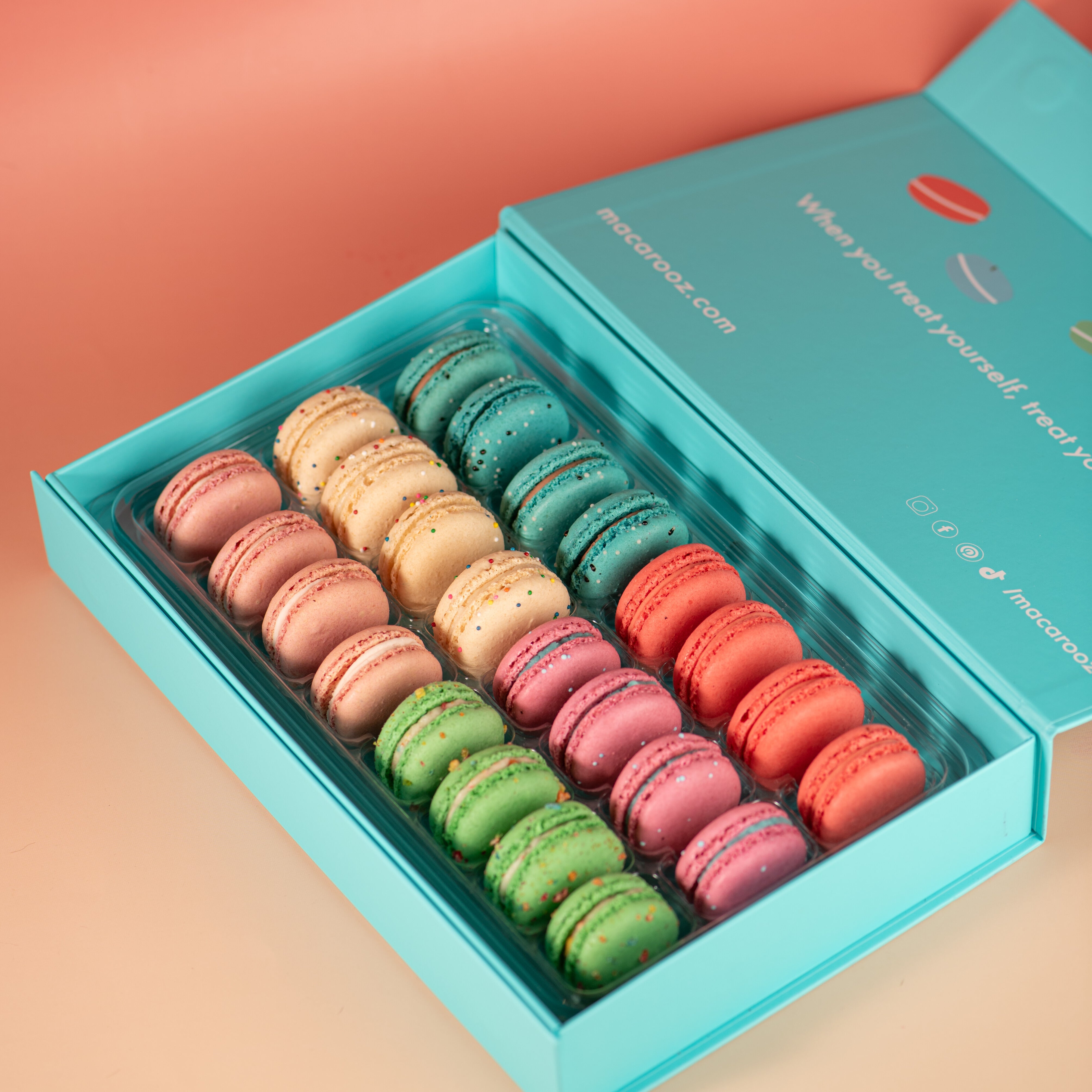 Cotton Candy Macaron - Macarooz